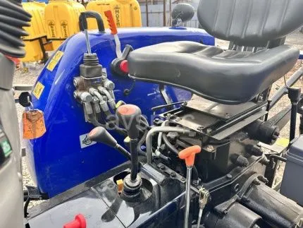 Трактор LOVOL TE 244 без кабины c погрузчиком